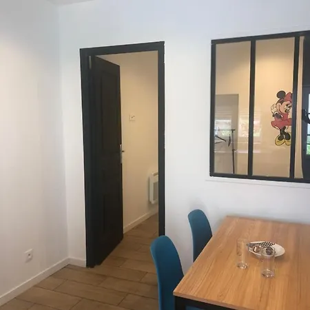 Maisonnette, 5 Min Disney Holiday home Esbly